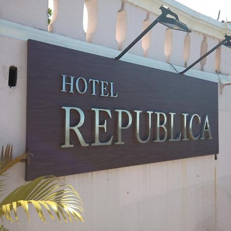 Hotel Republica Panadzsi Kültér fotó